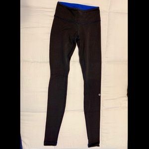 Lululemon Size 2 Black/Blue Reversible Leggings